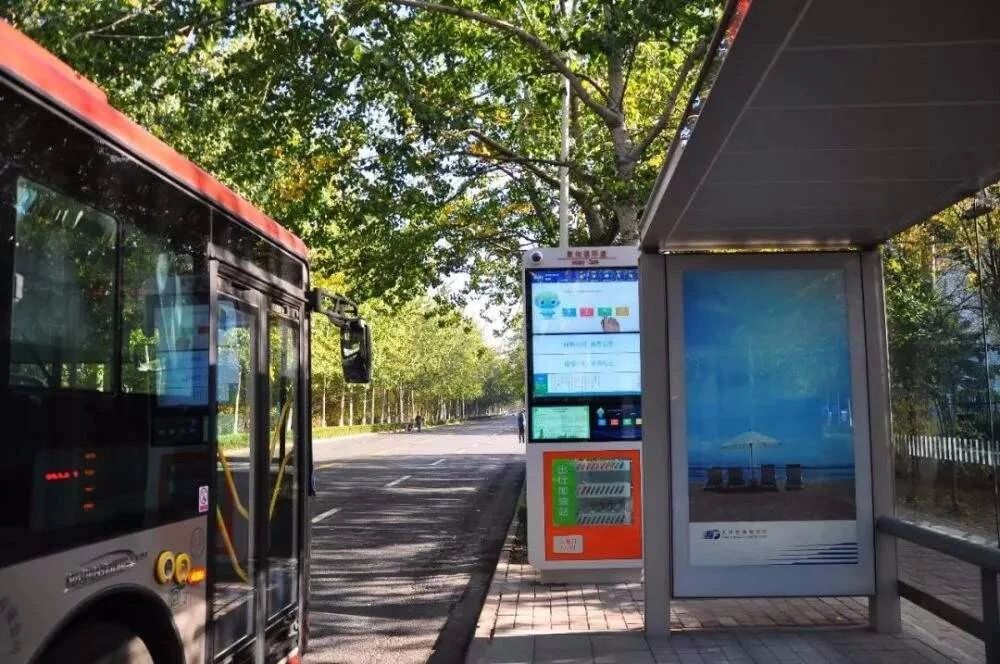 华体会平台（中国）工控机助力智能公交站牌，为城市提速
